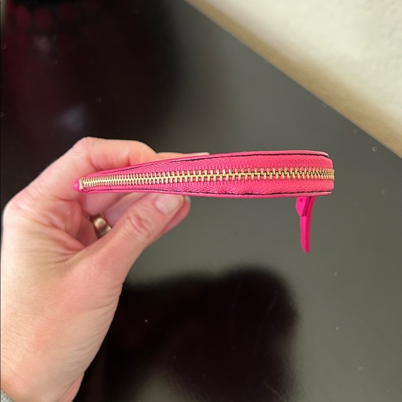 Kate Spade Change of Heart Fuchsia Heart Coin Pouch EUC WLRU2403 - Picture 8 of 17